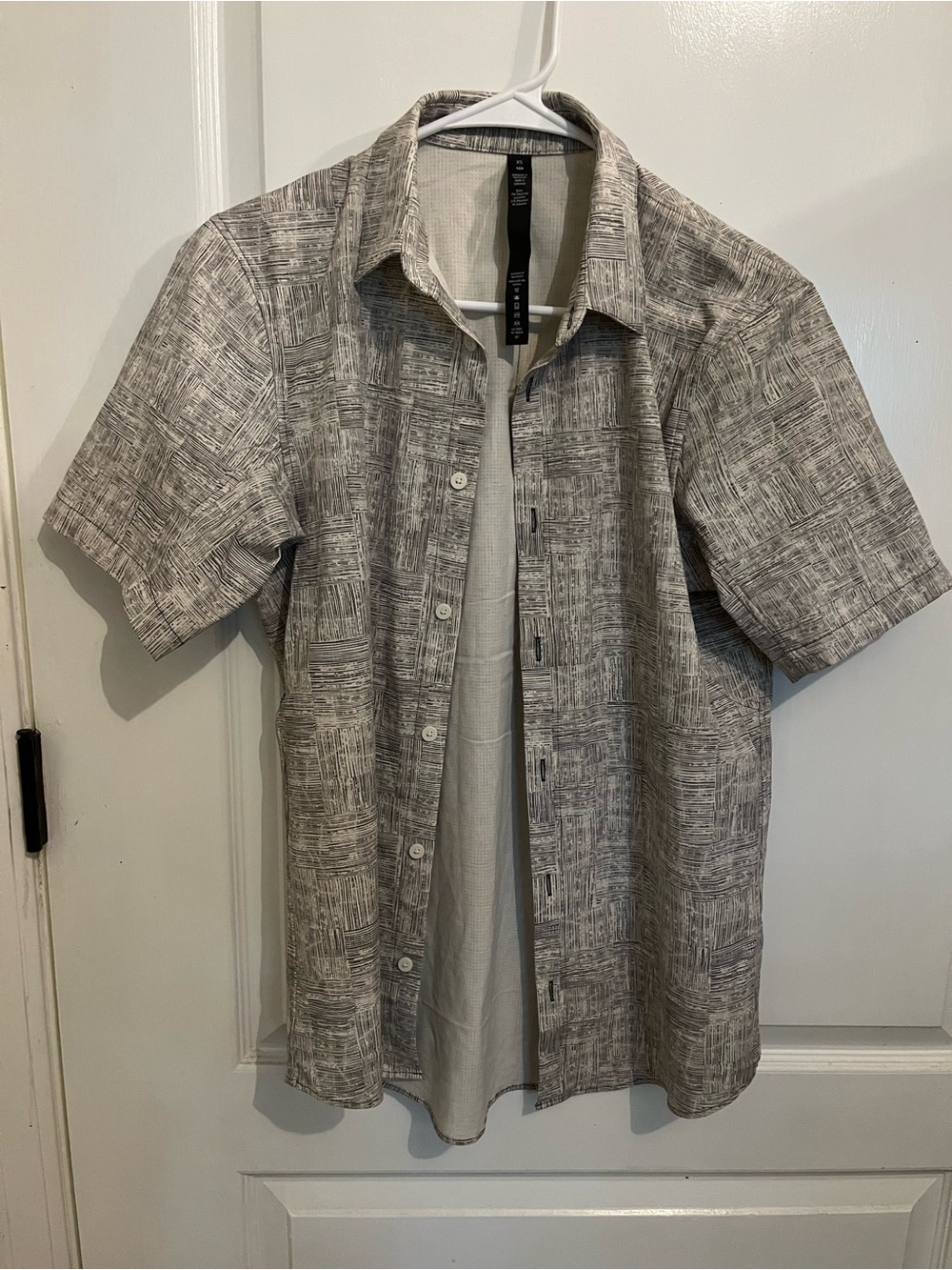 Lululemon Men’s Button Up Shirt XS
